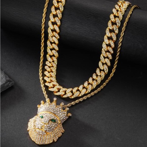 Lion Head Pendant Necklace - Picture 3 of 4